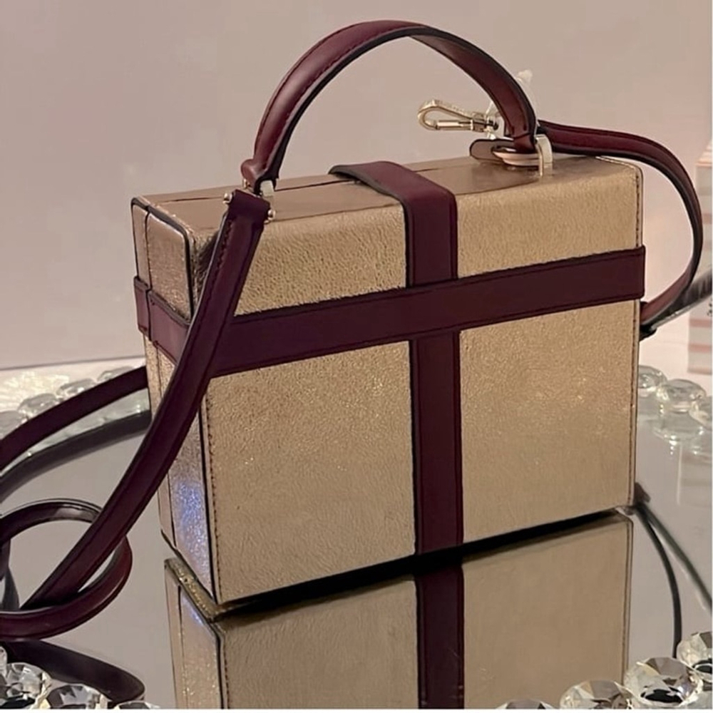 Kate Spade Wrapping Party Gift Box Present Gold rose crossbody bag - Picture 3 of 13